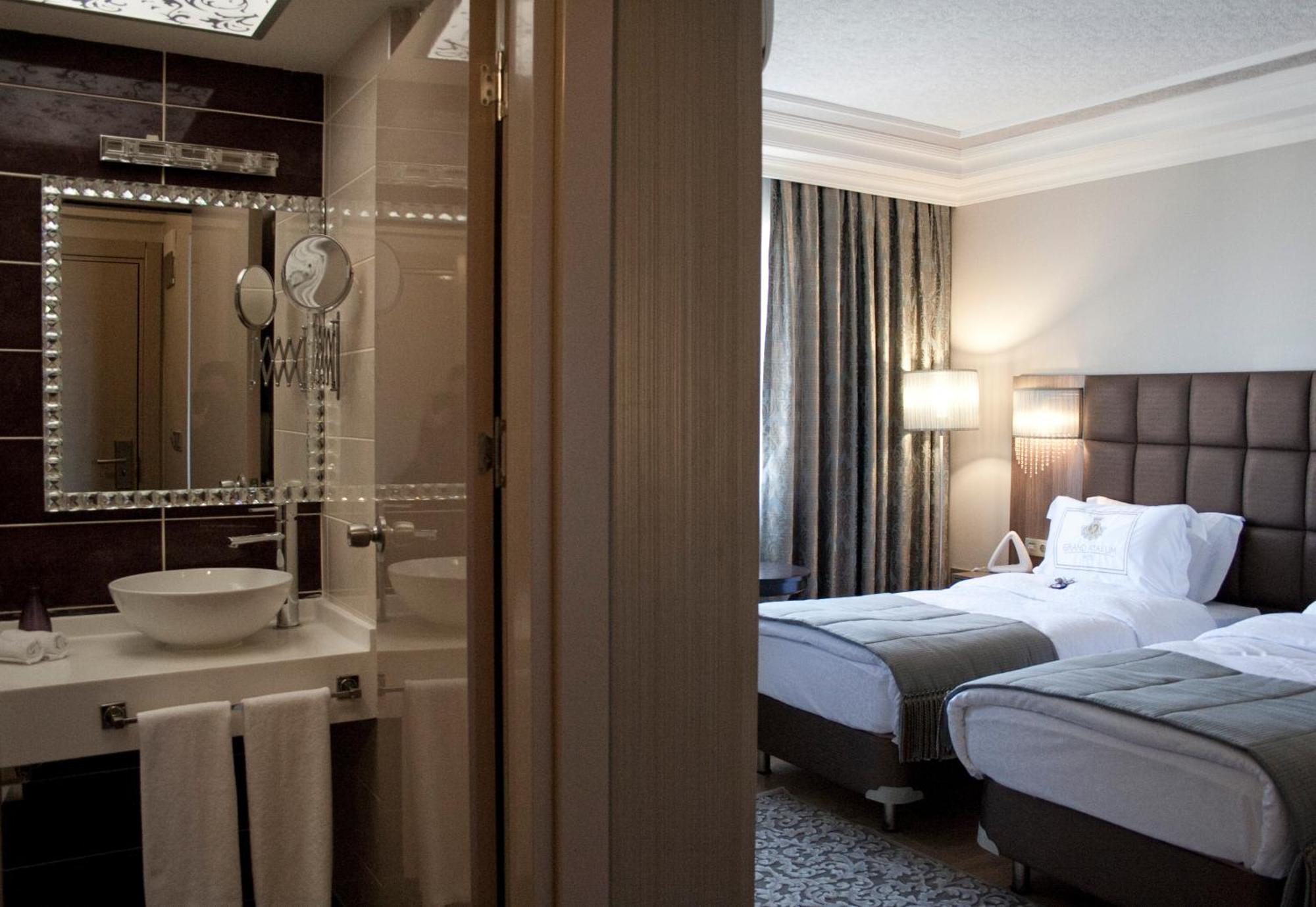 Grand Atakum Hotel Samsun Esterno foto