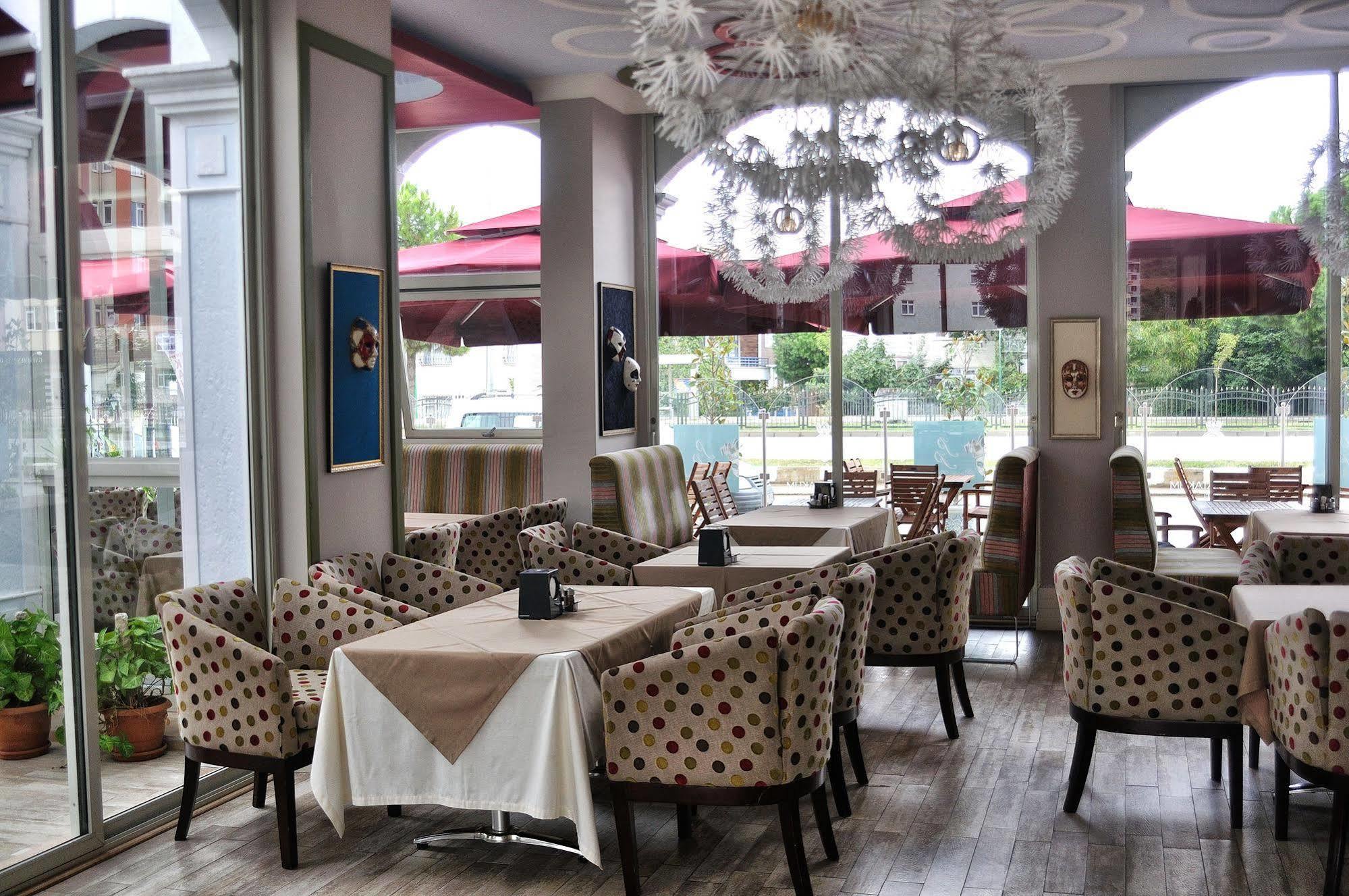 Grand Atakum Hotel Samsun Esterno foto
